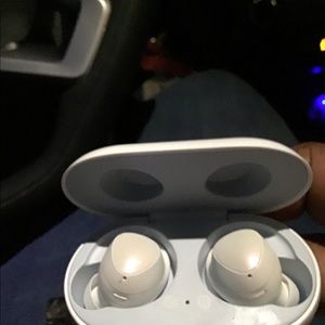 Samsung AirPods